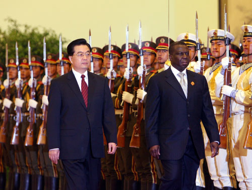 President Hu pledges to promote cooperation with Guinea Bissau