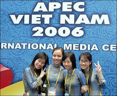 Apec volunteers