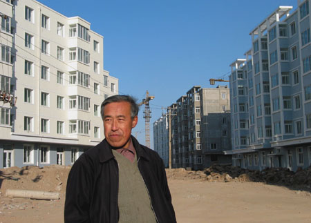 Shantytown residents moving into apartments