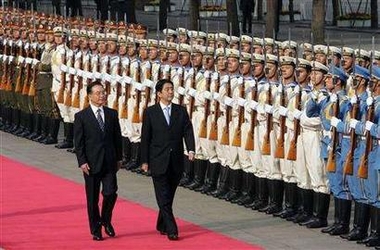Wen Jiabao, Abe hold talks