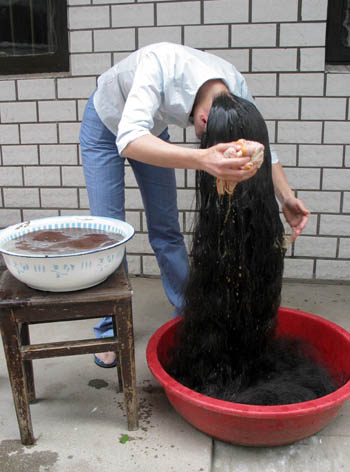 Hair measuring 2.42 metres