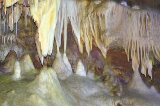 Fengdu Xueyu Cave (Snow Jade Cave)