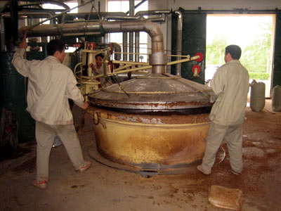 Reporters have a taste of mellow wine