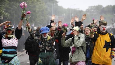 German protestors clash with riot police