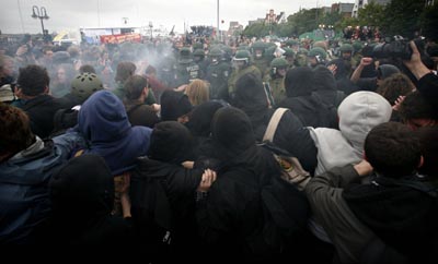 German protestors clash with riot police