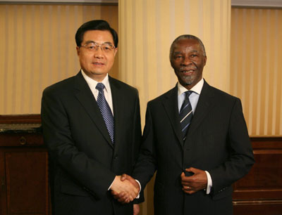 Hu meets leaders of developing nations at G8