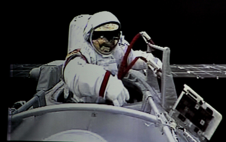 Chinese astronaut makes nation's first spacewalk