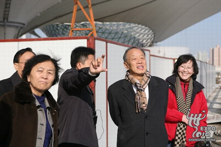 Former Chinese foreign minister visits Expo site