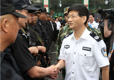 Traffic curfew lifted, tension remains in Urumqi