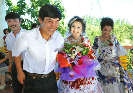 Wedding ceremony held in Folk Custom Village in Xinjiang