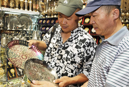Urumqi's Int'l Bazaar sees drastic drop of tourists
