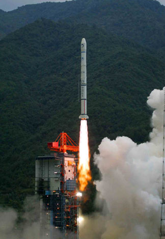 Lunar orbiter blasts off in Xichang