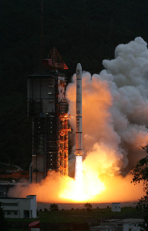 Lunar orbiter blasts off in Xichang