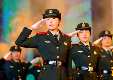 Women in Shanghai take oath to serve World Expo
