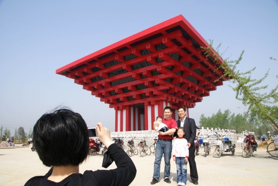 Controversy erupts over China Pavilion copycat