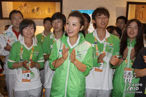 Chinese folk art photos released on Expo Day 100