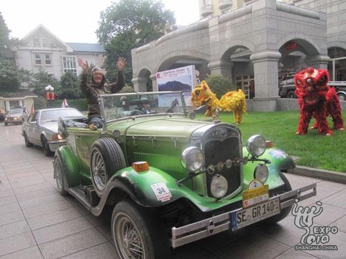 Old cars arrive for the Bremen Day