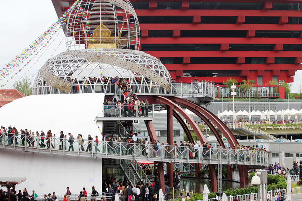 Expo 2010 breaks its target of 70 million visitors