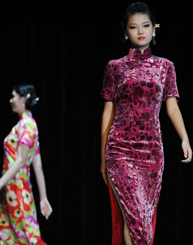 China's cheongsam shines on Expo