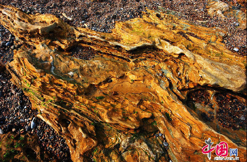 Amazing Golden Pebble Beach in China's Dalian