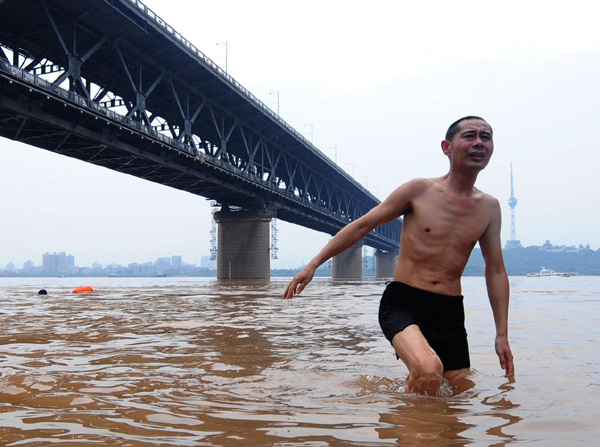 Water levels on Yangtze River, Taihu Lake rise