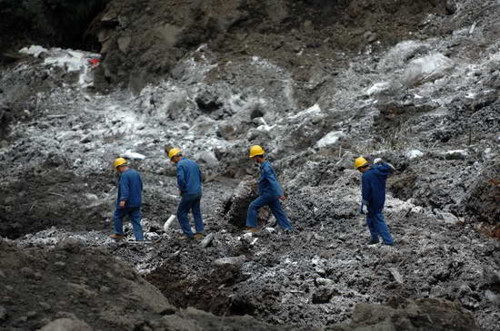 Floods in Shaanxi kill 73; 121 still missing