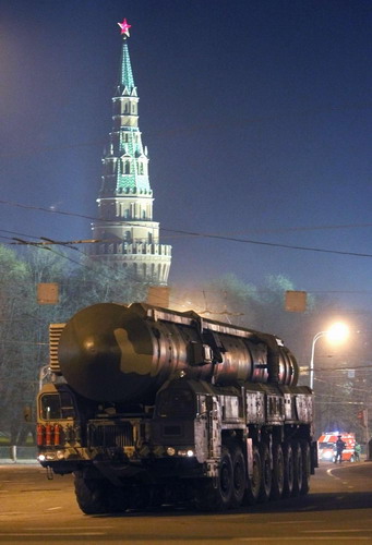 Moscow rehearses for military parade