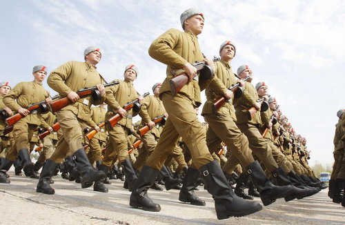 Russia and Ukraine practice for May 9 military parade