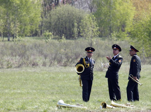 Russia and Ukraine practice for May 9 military parade
