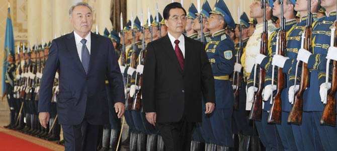 China, Kazakhstan vow to develop closer ties