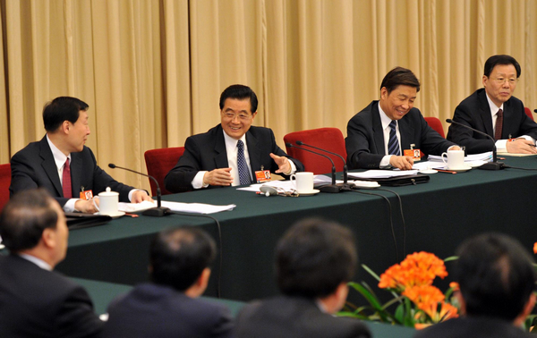 Chinese leaders deliberate gov't work report