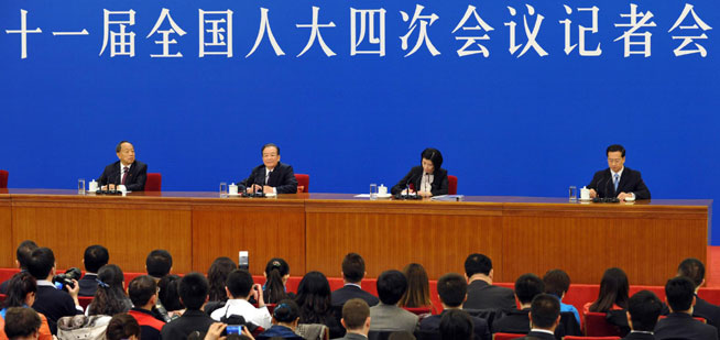 No easy task to achieve 7% growth: Premier Wen