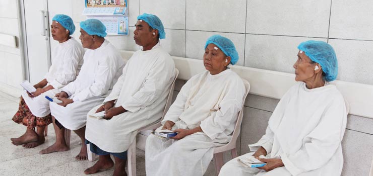 Myanmar patients receive free cataract operations