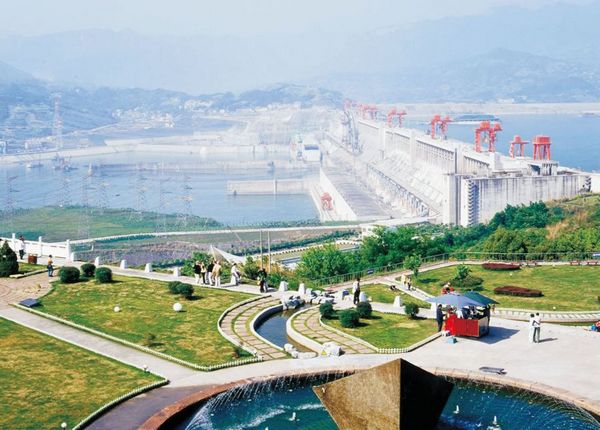Online photo exhibition of China in Development (1911-2011)