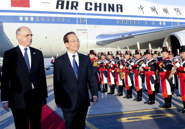 Chinese premier arrives in Argentina for official visit