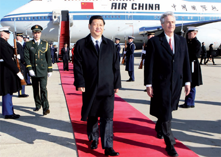 Xi arrives for US visit