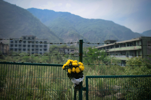 In memory of the deceased in Wenchuan earthquake