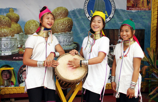 Myanmar women show off copper neckwear