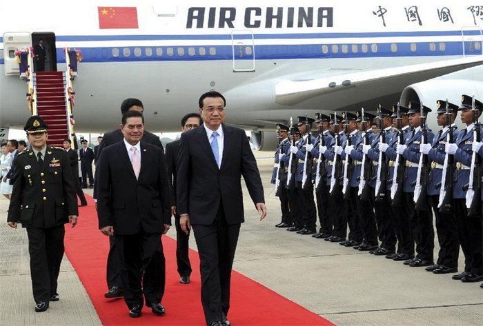 Chinese premier arrives in Bangkok, Thailand