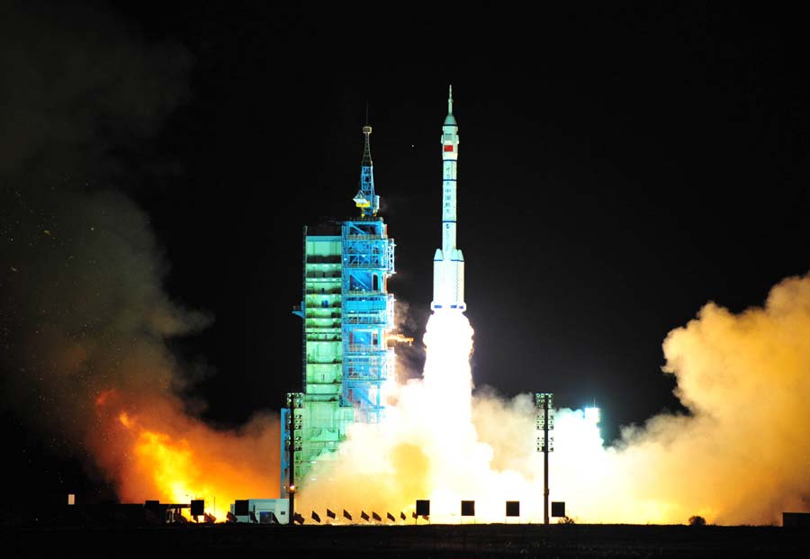 Unmanned spacecraft Shenzhou VIII blasts off |