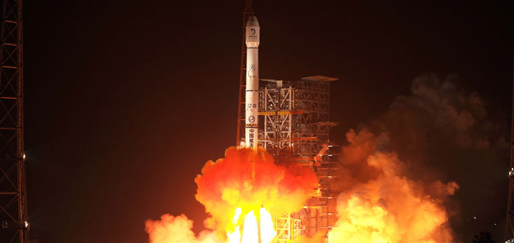 China launches moon rover