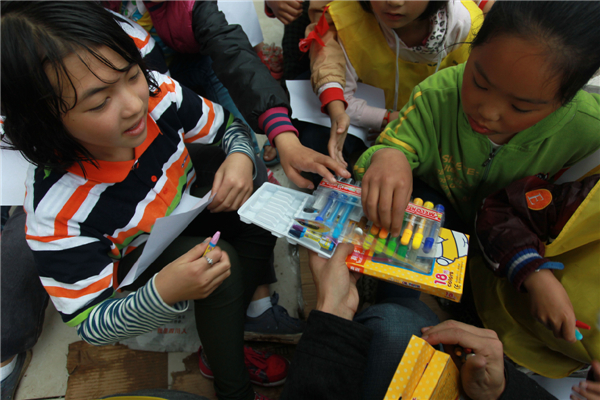 Games, art help children cope with quake