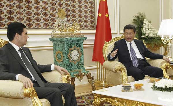 Xi meets Turkmenistan's president on ties