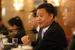 Political advisers vow to help deepen reforms