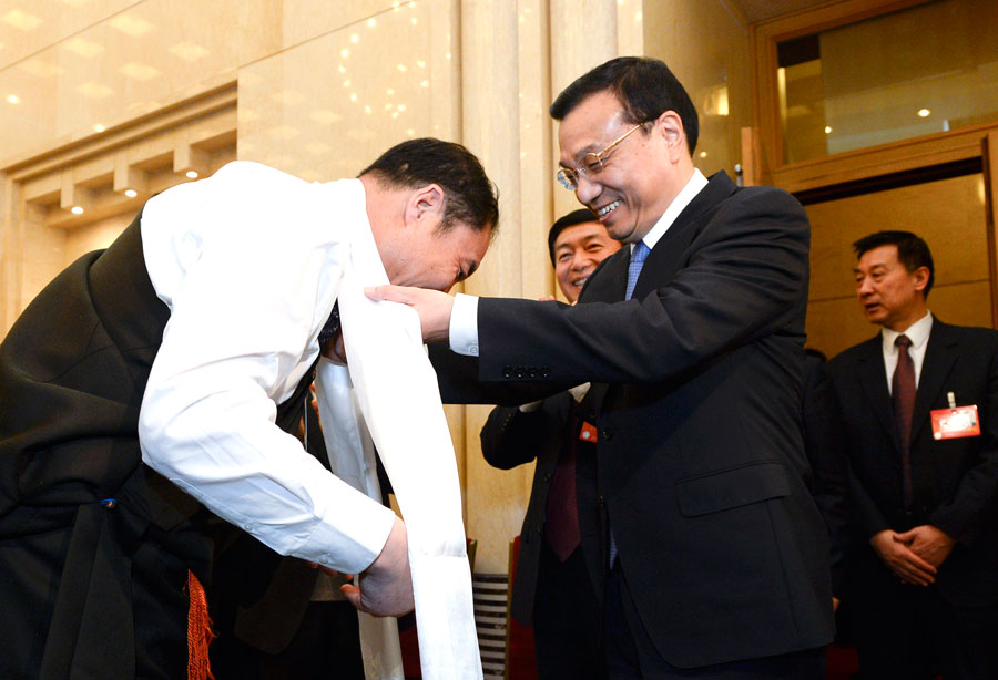 Premier Li joins discussion with deputies from Qinghai