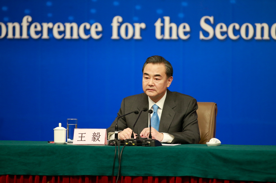 Foreign Minister meets press at two sessions