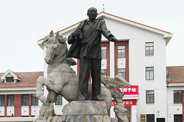The local hero who built Xinjiang