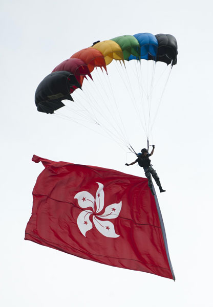 Soldiers practice for HK aerial display