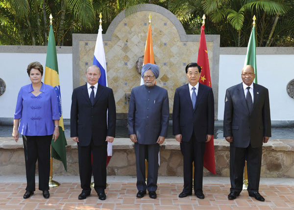 Hu calls for closer BRICS cooperation,coordination