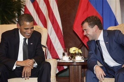 In Asia, Obama, Medvedev see nuclear pact progress